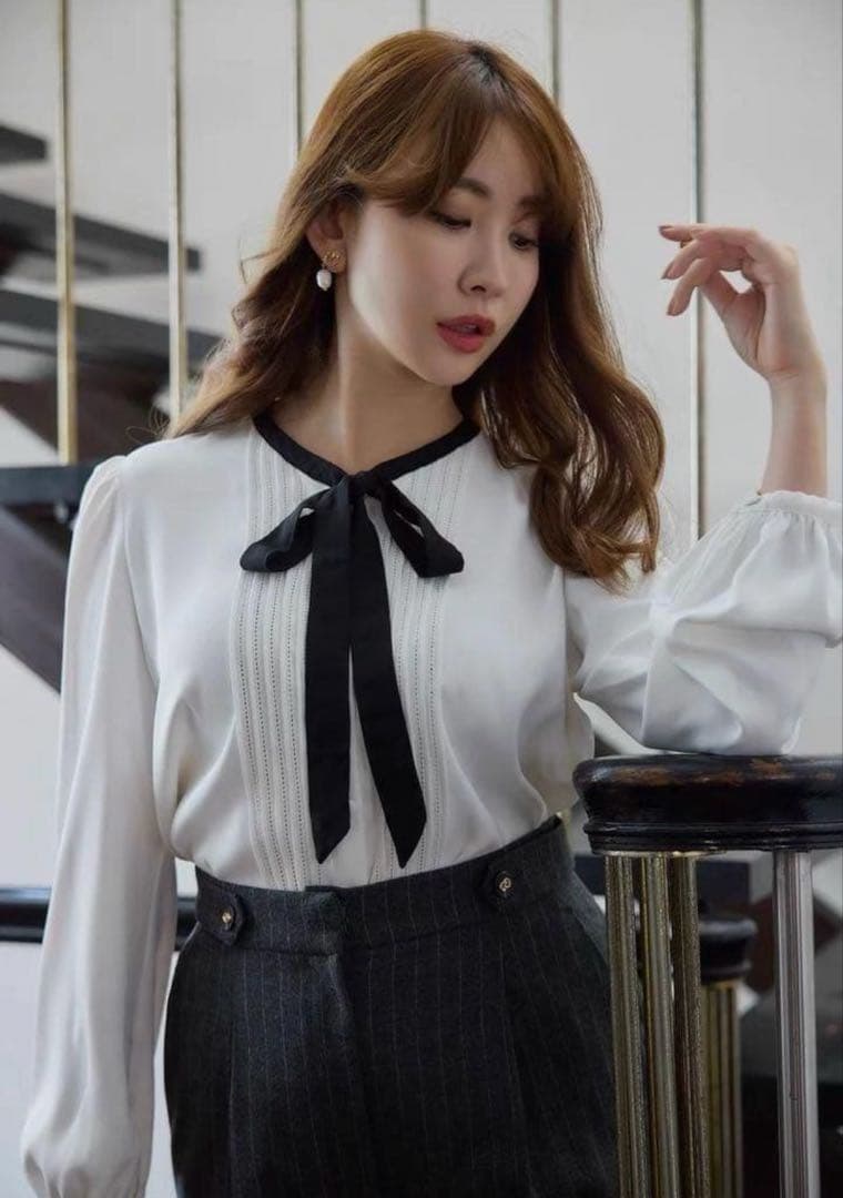 ハーリップトゥ　Bicolor Tuck Bow Blouse white /M Sheer Bow Bessie Blouse | Tuckernuck