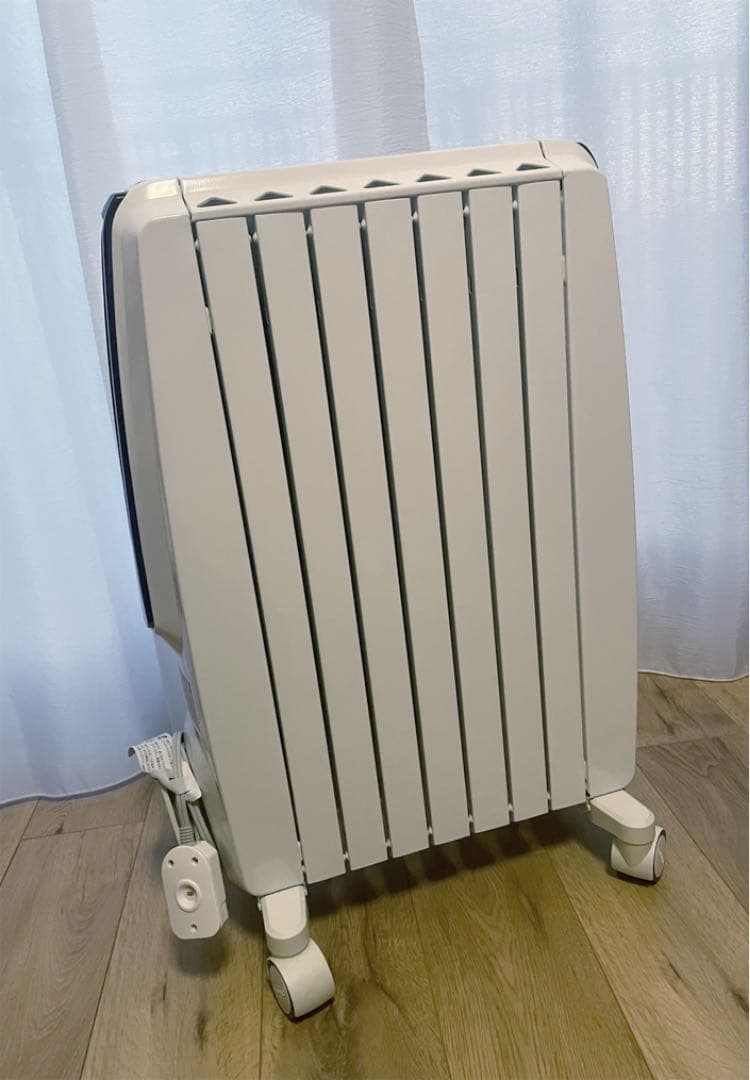 デロンギ　オイルヒーター　DeLonghi QSD0712-MB Amazon | デロンギ (DeLonghi) ドラゴンデジタルスマート オイル