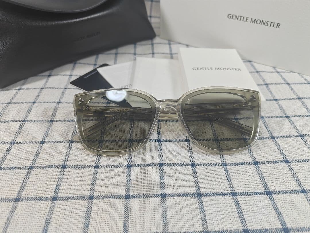 GENTLE MONSTER クリアサングラス - メルカリ