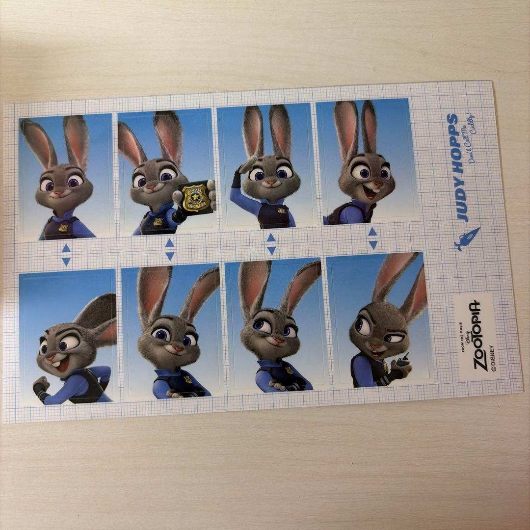 Disneyズートピア ジュディ・ホップス ステッカー 証明写真 - メルカリ