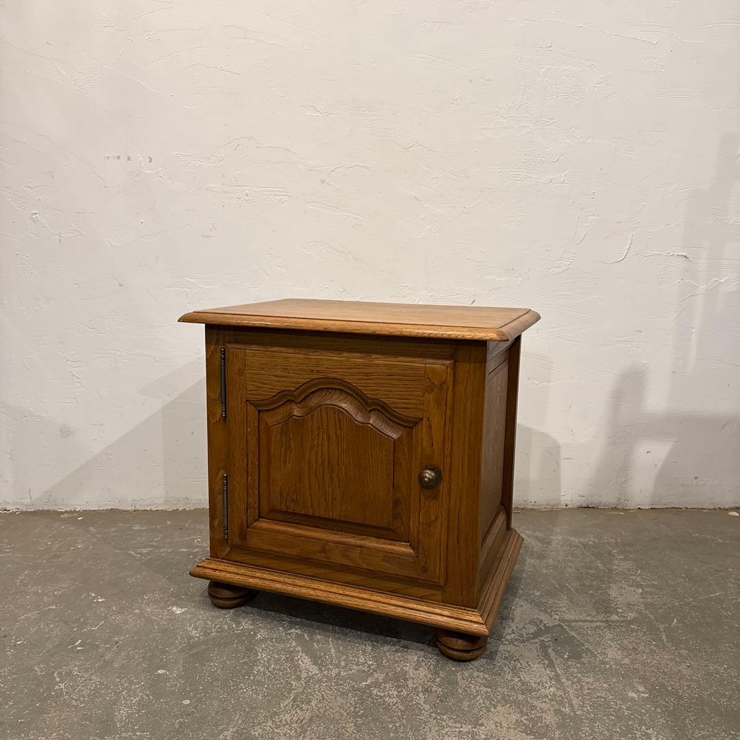 ヴィンテージ　木製サイドテーブル　扉収納付き　2 Woody Prime Cherry キャスター付きサイドテーブル | 高級感と機能性を