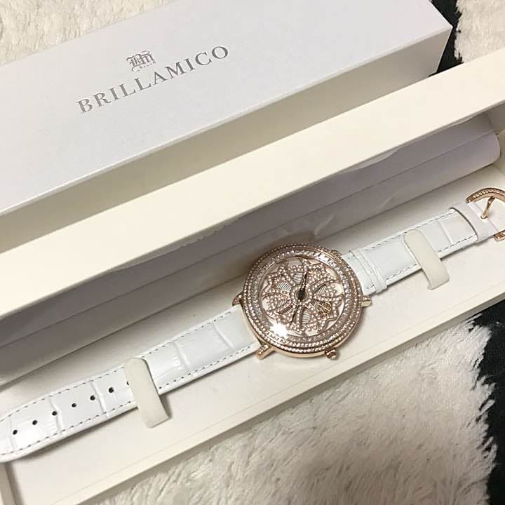 brillamicoブリラミコLILY 40MM WHITE x SILVER LILY 40MM WHITE x