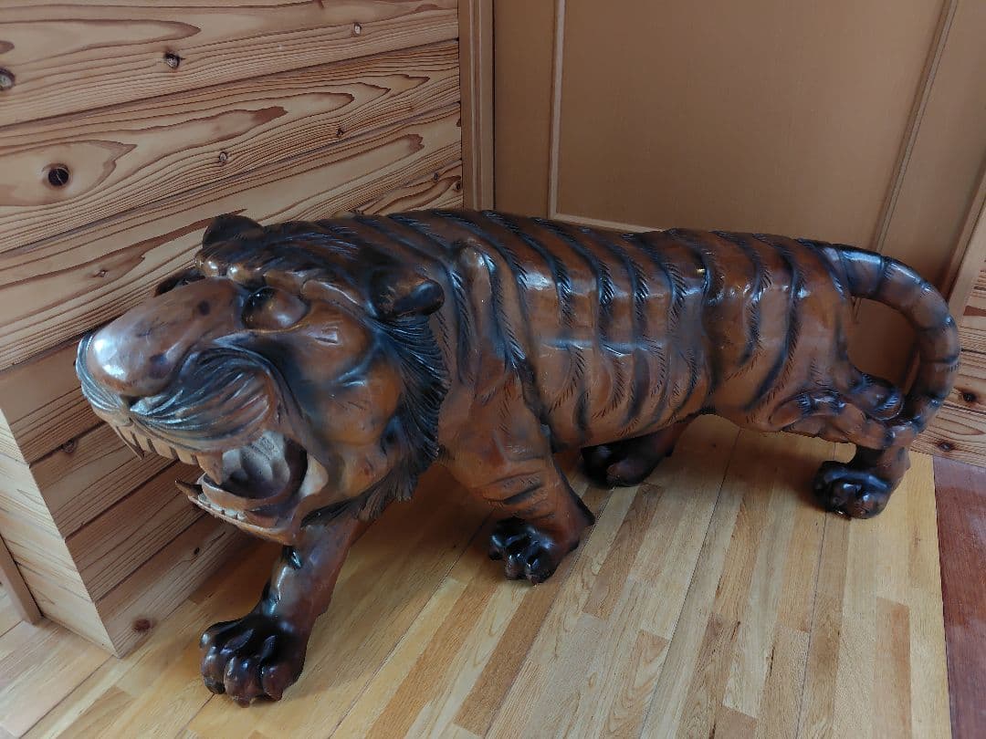 ヨッシー　虎　木彫り　約1m H2201 虎の皮を被った猫 木彫り猫1.0 JXK Studio 出品