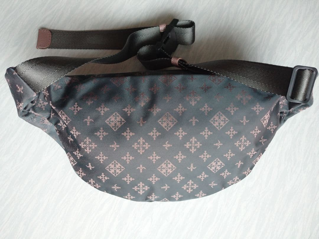 ○russet ラシットボディバッグ ウエストポーチ - メルカリ