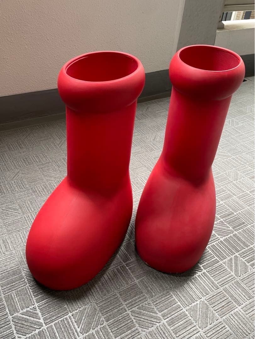 アトムブーツ　レッド 近日発売｜MSCHF Big Red Boot / アトムブーツ｜抽選/販売/定価情報