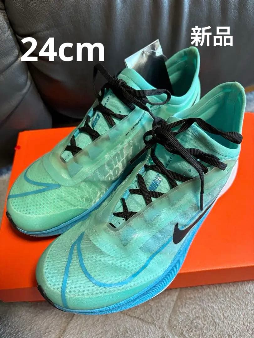 NIKE ZOOM FLY3 24cm 新品 - メルカリ