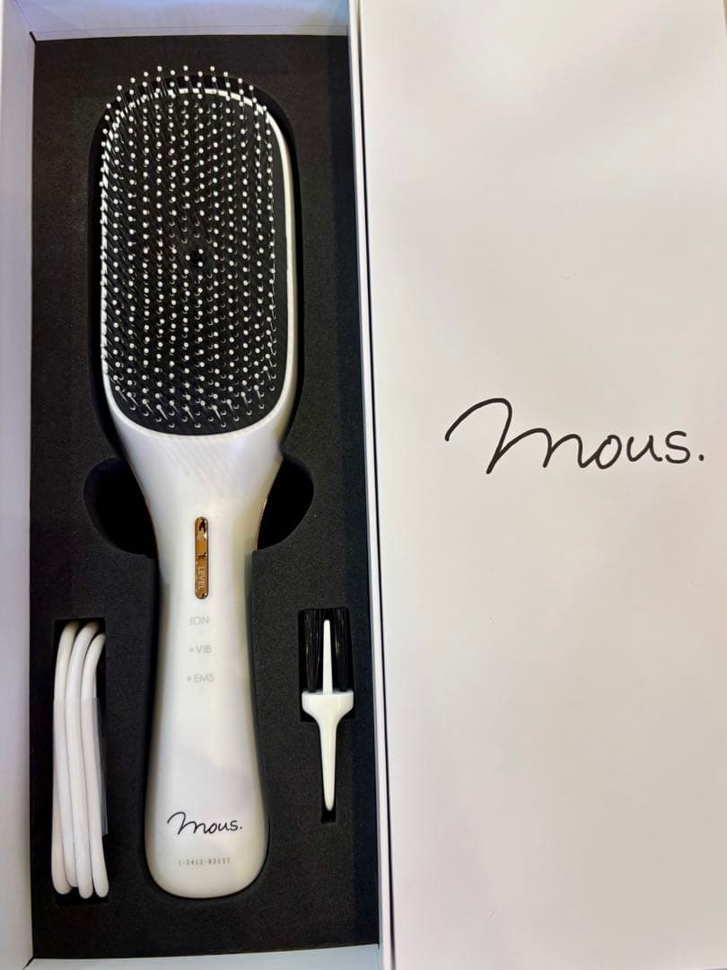 Mous. スカルプブラシ ホワイト 魔法のブラシ新登場】これ1台でブラッシング＆スカルプ・フェイスケア