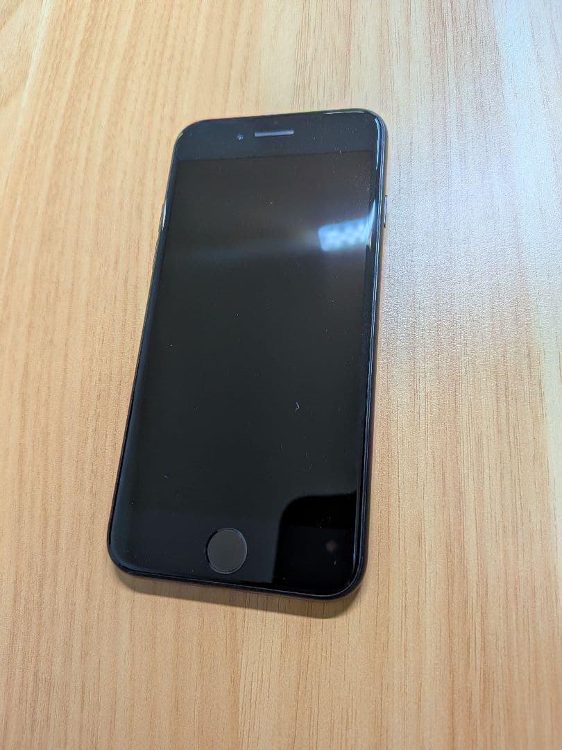 Apple iPhone SE 64GB ブラック本体