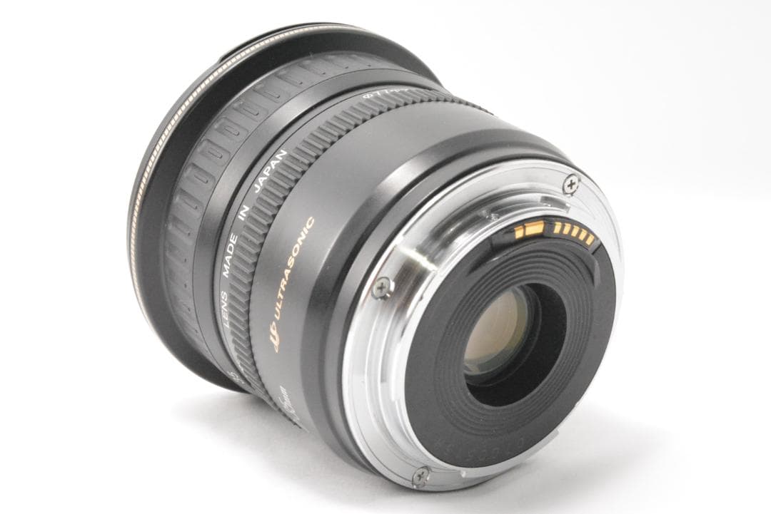 キャノン　Canon EF 20-35mm F3.5-4.5 USM