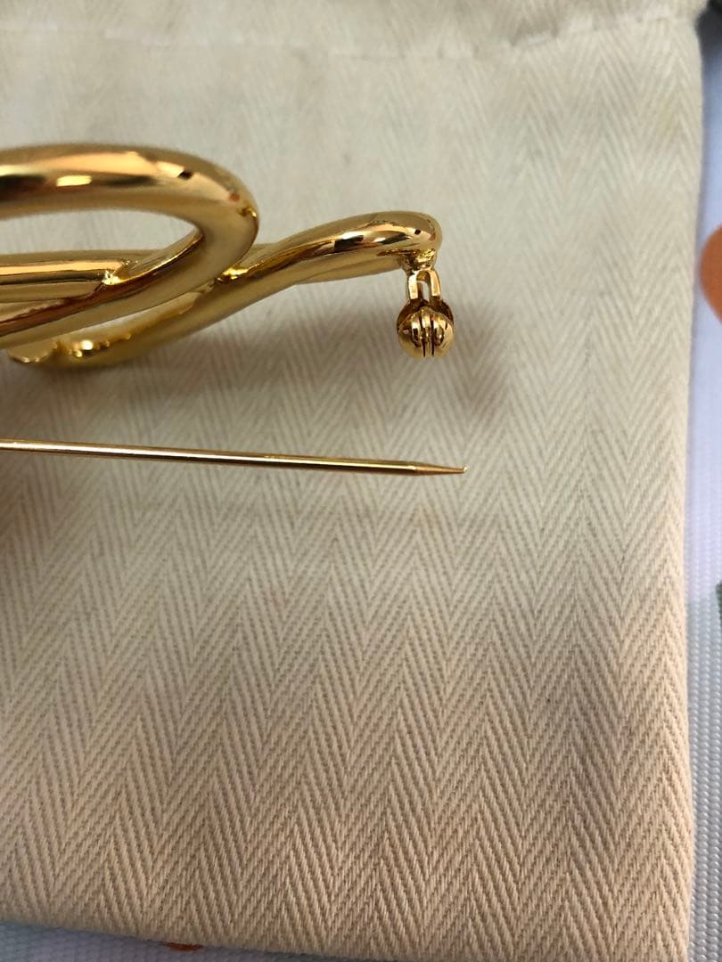 ロエベ　メタルブローチ　4.8cm ゴールド　超美品