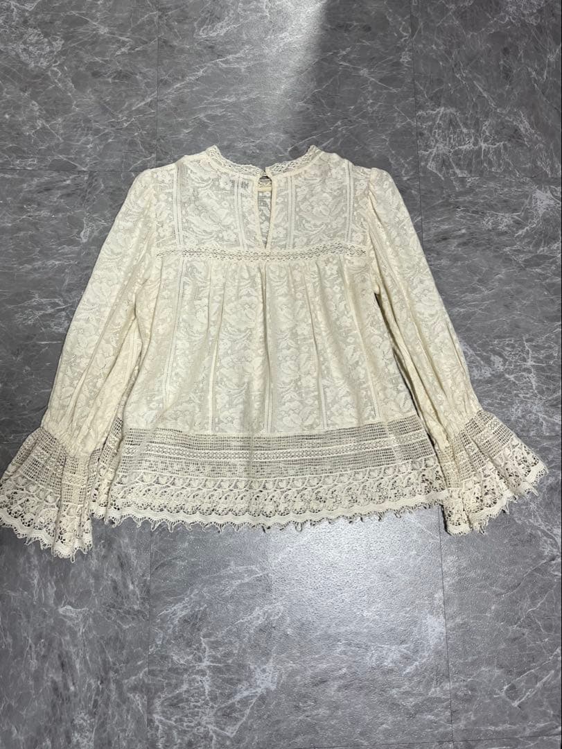 極美品ハグオーワー×ヌキテパアンティークレース調ブラウス - メルカリ