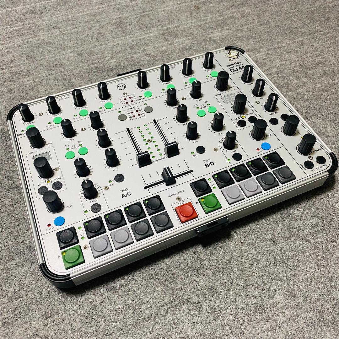 【超レア】Faderfox DJ44　DJコントローラー Faderfox DJ44 Solidcontrol Portable Controller - DJ TechTools