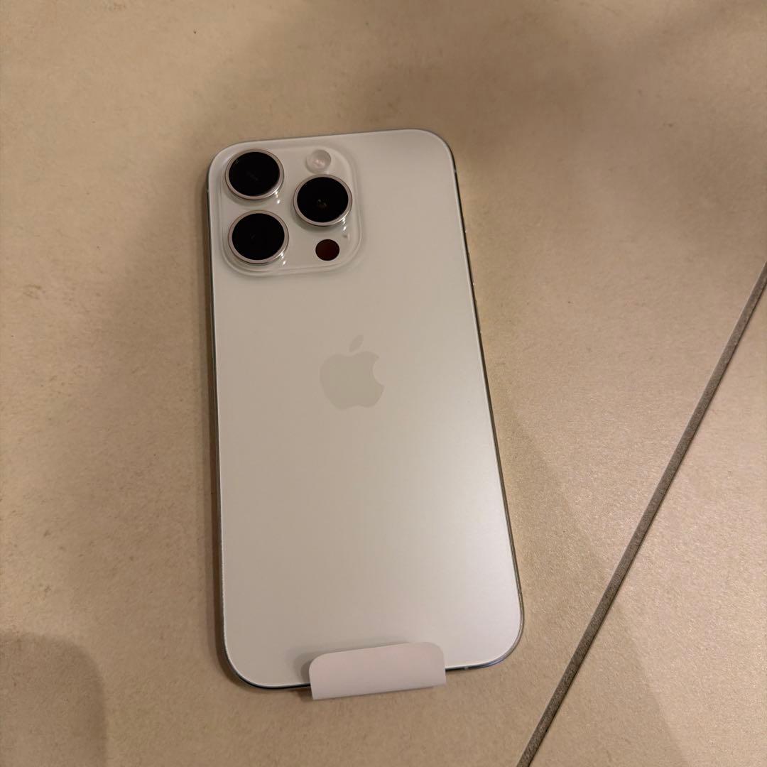 Apple iPhone 15Pro 256GBホワイト本体 iPhone 15 Pro 256GB White Titanium(Renewed) : Amazon.ca: Electronics