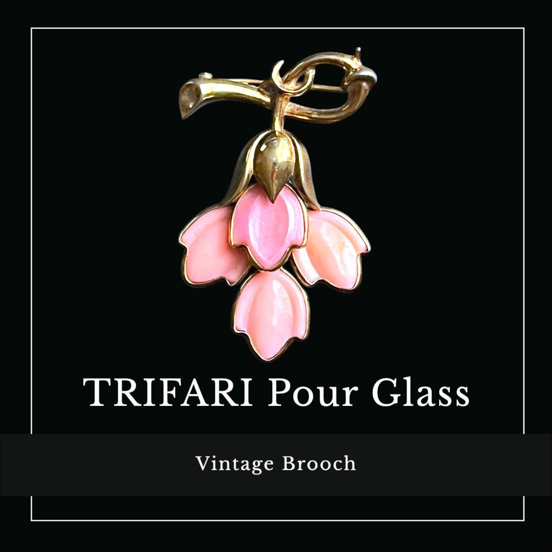 レアカラー☆TRIFARI☆ピンクミルクガラス☆ハナミズキのスイングブローチ TRIFARIトリファリ ハナミズキ ピンク エナメル イヤリング