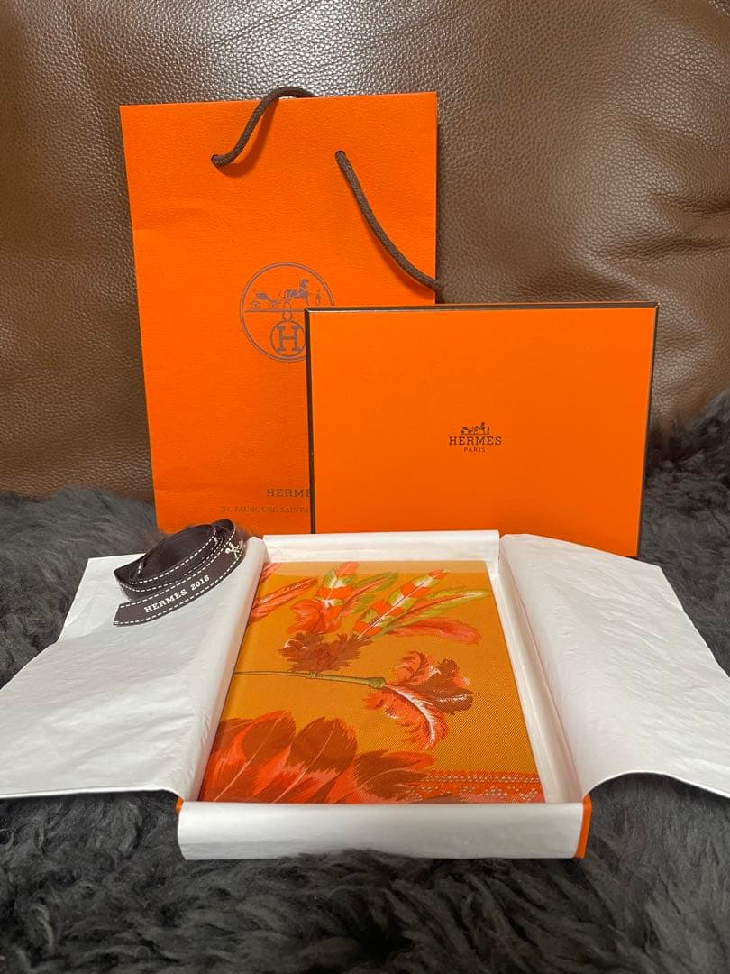 エルメス ノート シルク表紙 新品未使用 シルクノート 《シルキー・アンクル》 - ベージュ | Hermès - エルメス