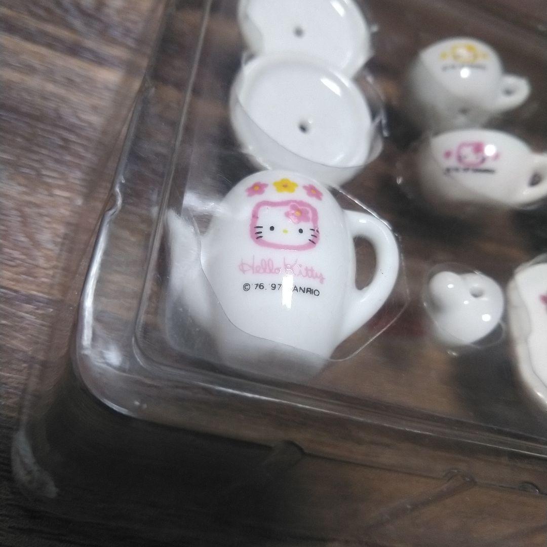 1997年 サンリオ キティ 陶器 ミニチュア ティーセット - メルカリ