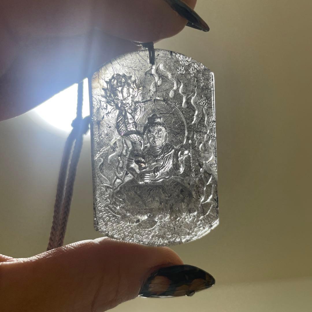 ヘイロフスキー鉱インクォーツ 不動明王彫り(国内鑑定書付き) - メルカリ