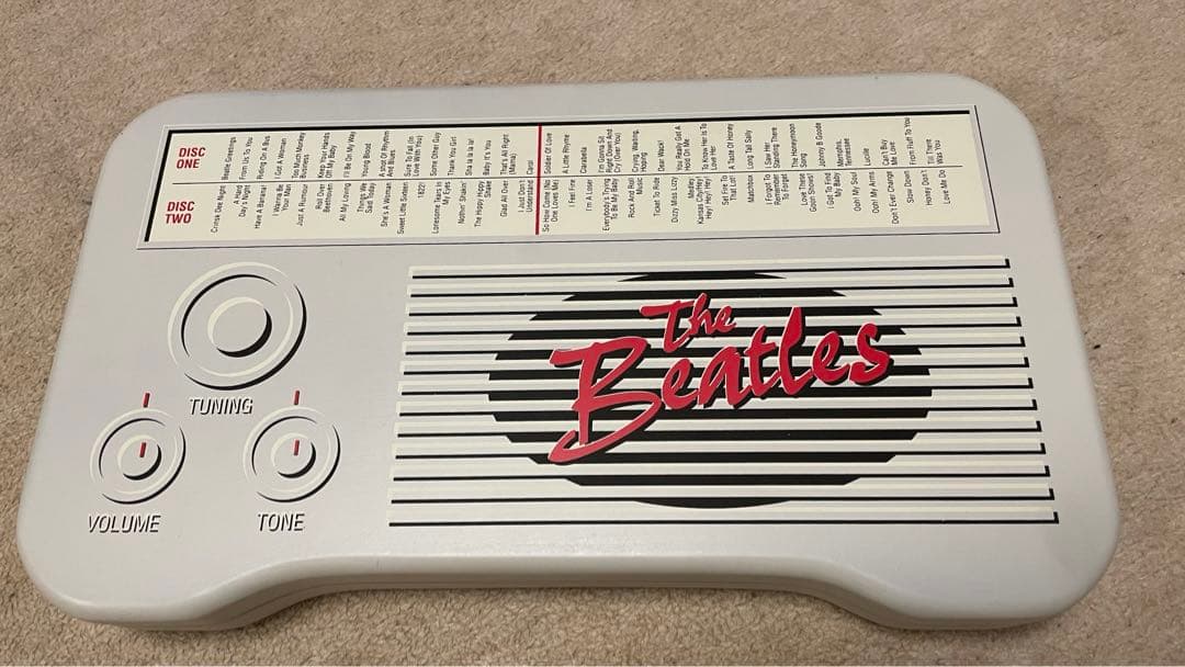 The Beatles 'Live at the BBC' 限定版ラジオ型ケース BEATLES / LIVE AT THE BBC : STEREO MASTERS