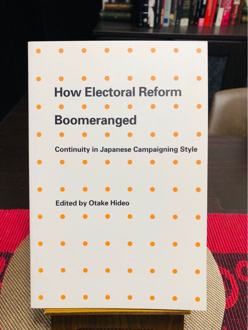 The Chocolate War ロバート・コーミエ著 The Chocolate War: Robert Cormier: 9780440944591: Amazon.com: Books