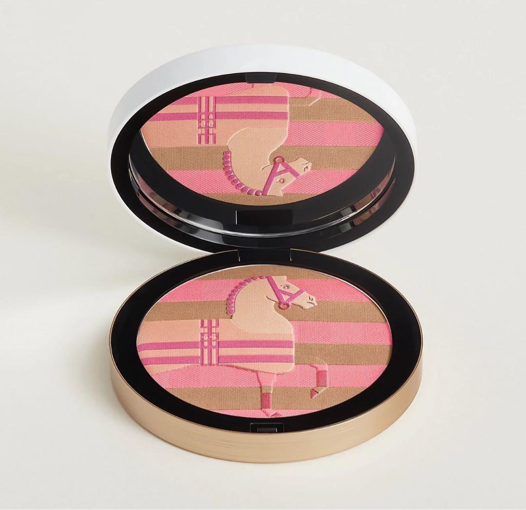 新品HERMESエルメス　フェイスパウダー　プードル ロカバール エルメス25年冬コスメ、“競走馬のストライプ柄ラグ”着想フェイス