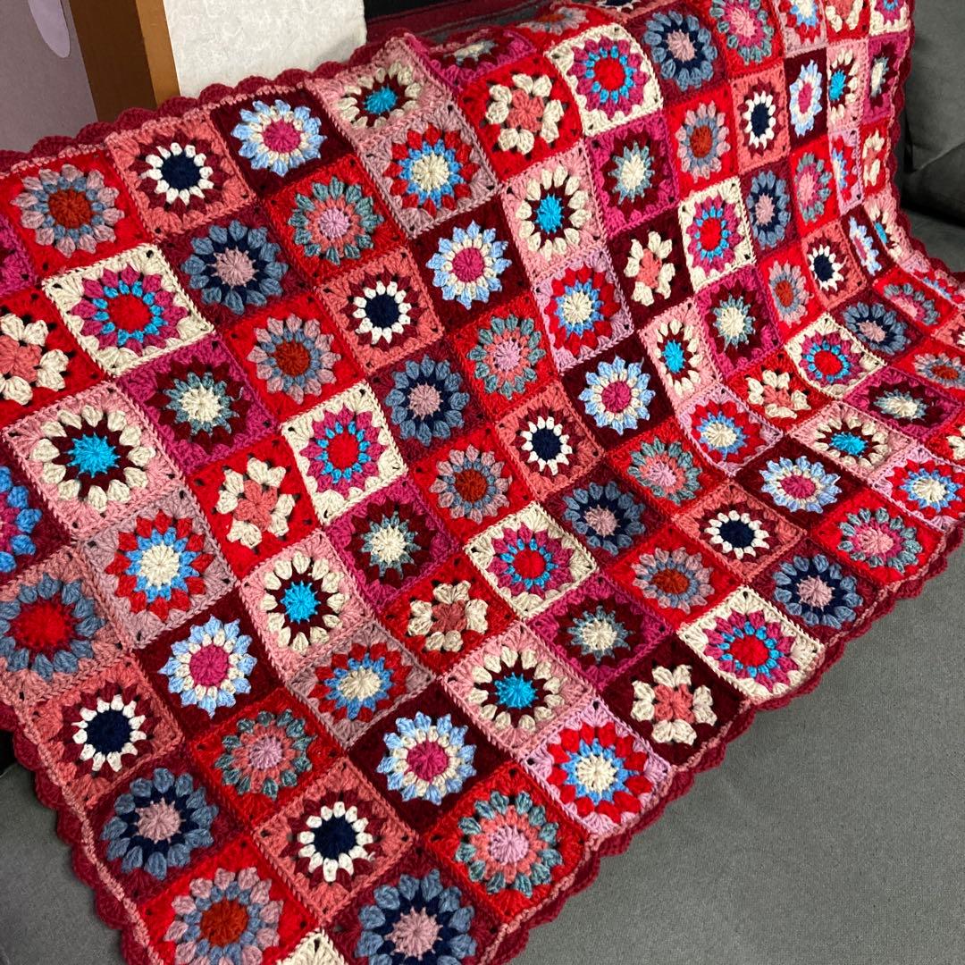 ハンドメイド♡モチーフ編みグラニースクエア編みのブランケット♡マルチカバー 8e99b2344773ad311ff359eb399044