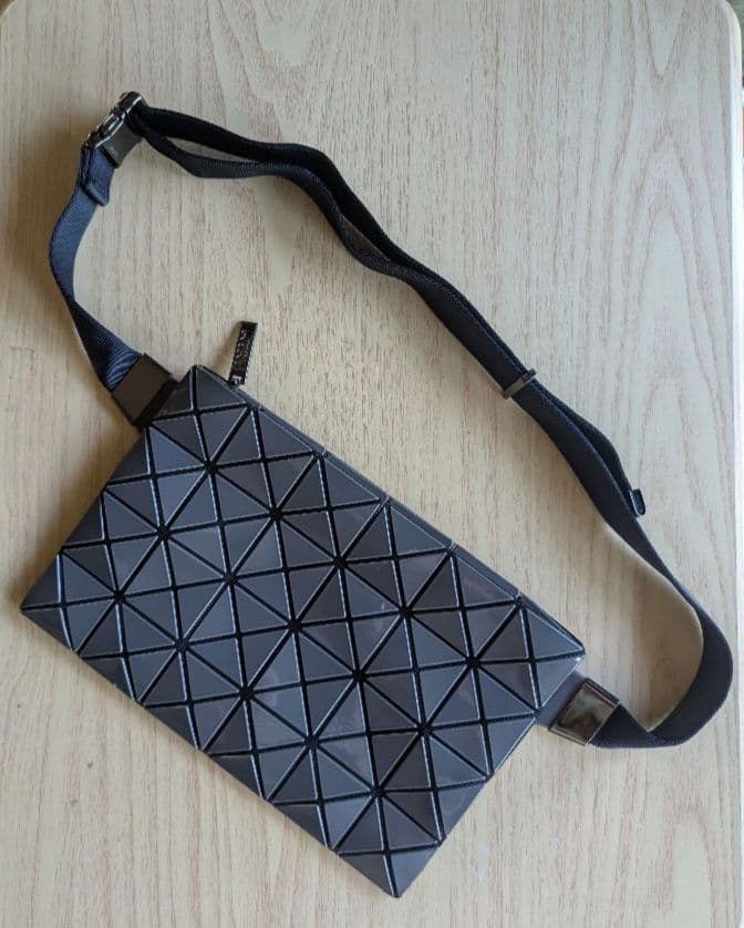 バオバオ イッセイミヤケ ボディバッグ バオ バオ イッセイ ミヤケが新作バッグシリーズ「DAZZLE」を発売