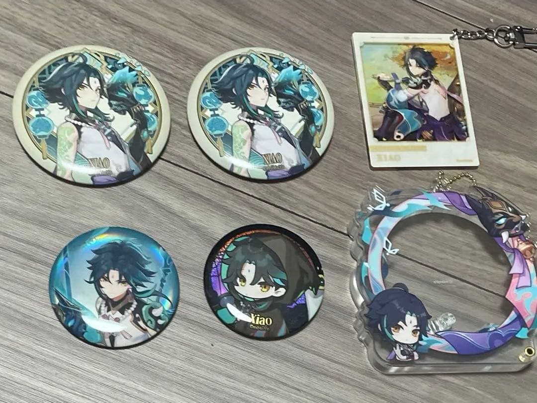 原神 魈 缶バッジ5個＆キーホルダー2個 まとめ売り - メルカリ