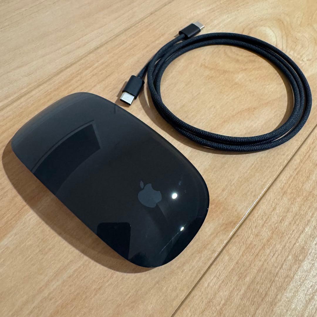 Magic Mouse（USB-C）- ブラック（Multi-Touch対応） Magic Mouse（USB-C）- ブラック（Multi-Touch対応） - Apple（日本）