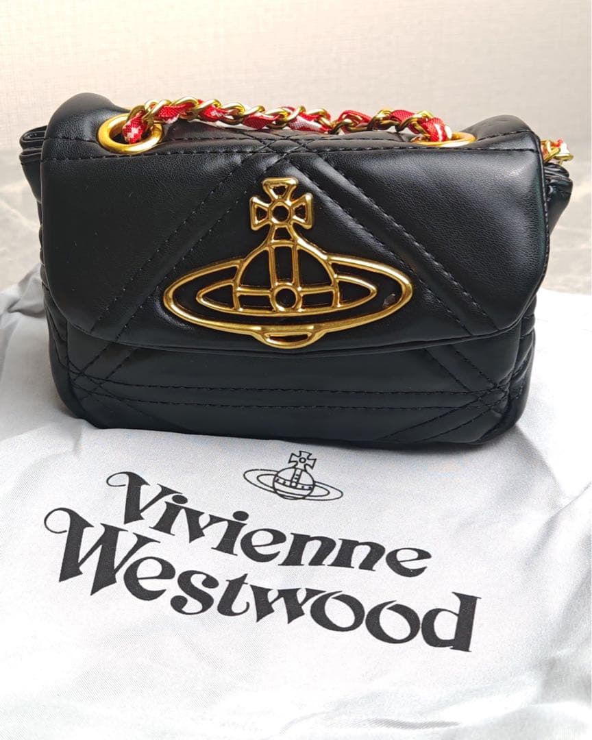 Vivienne　Westwood ミニチェーンショルダーバッグ ブラック　美品 Vivienne Westwood（ヴィヴィアンウエストウッド） ショルダーバッグ
