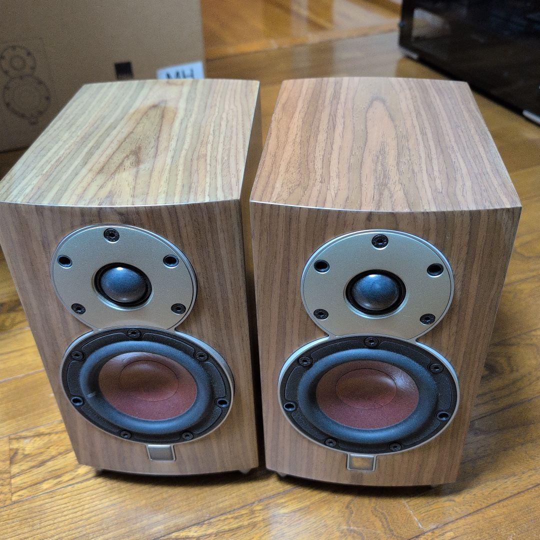 DALI menuet MH ウォールナット 純正スパイク付 MENUET|DALIオフィシャルサイト