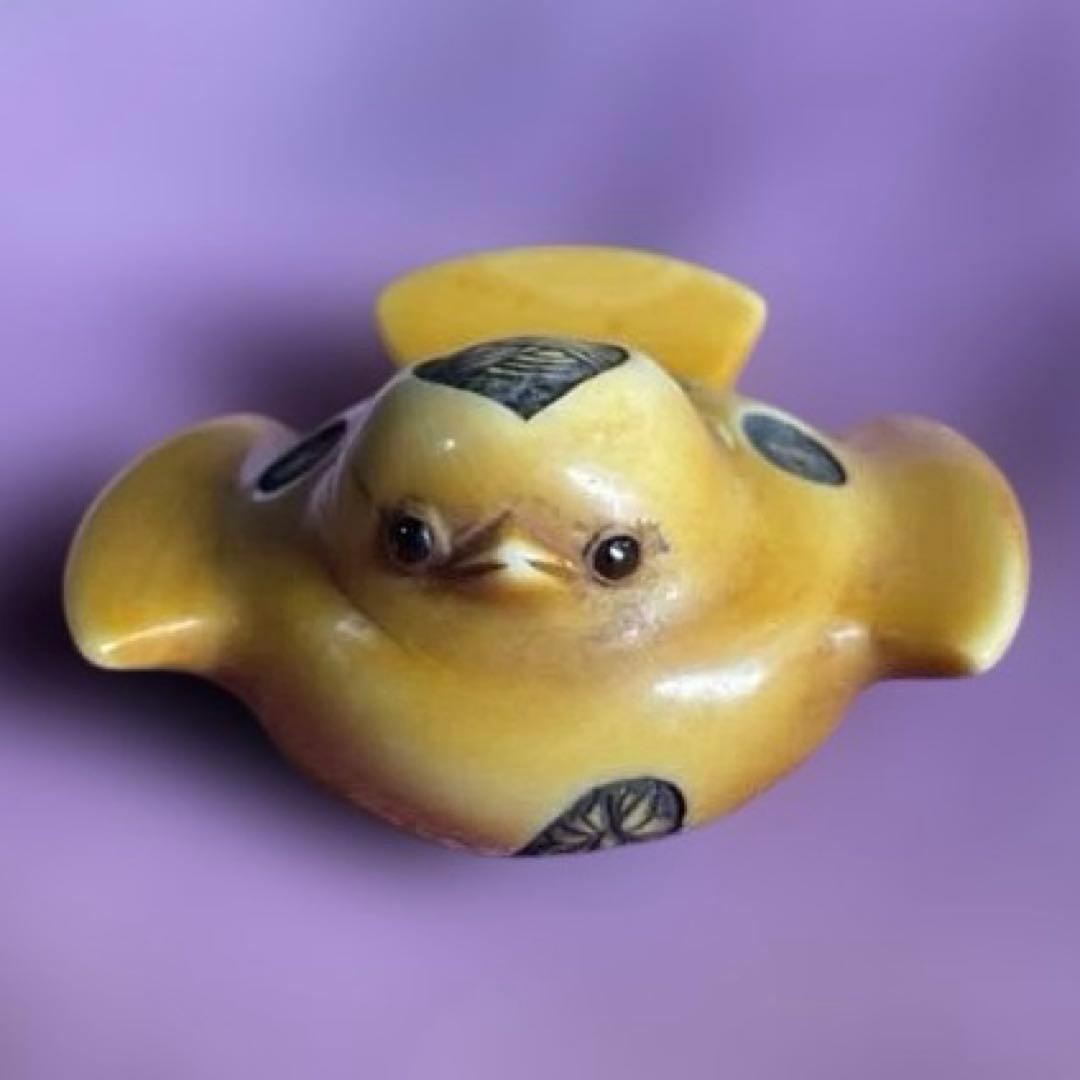 鳥型根付　　時代　　彫刻　骨董　古道具　　緒締　約4✖️4センチ 鳥型根付 時代 彫刻 骨董 古道具 緒締 約4✖️4センチ 鳥型