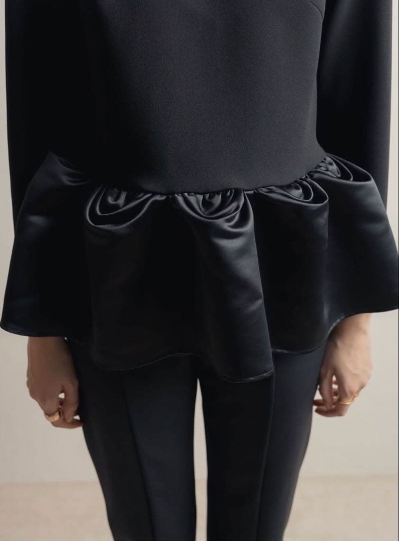 取引中】Heve リップルペプラム ブラウス - メルカリ