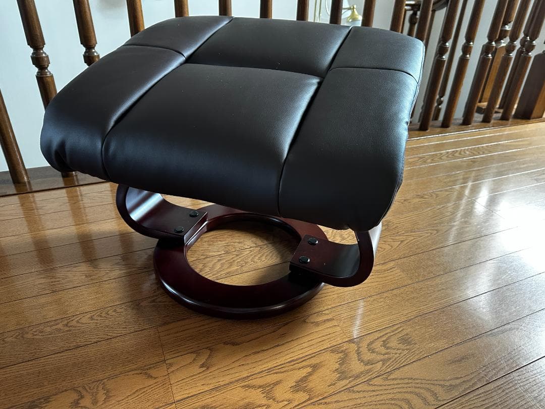 Roberto　(ロベルト） ブラウン クッション付きオットマン Roberto (ロベルト） ブラウン クッション付きオットマン