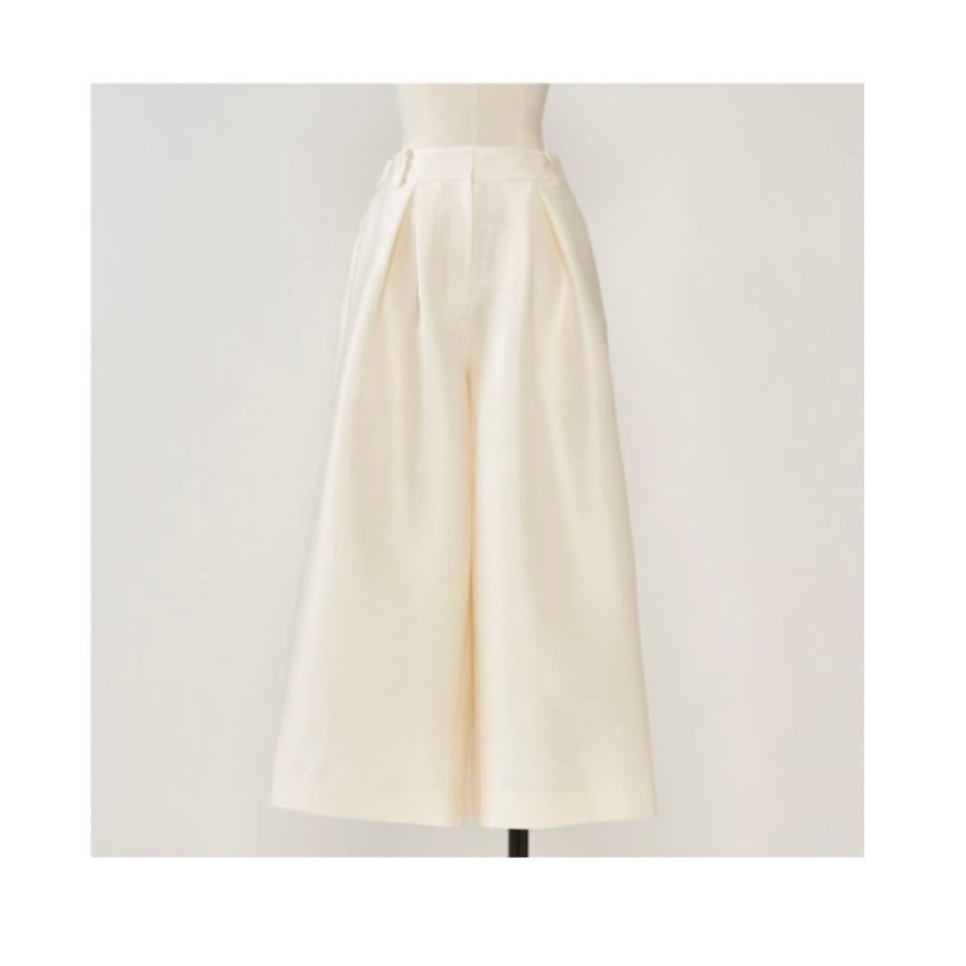 Heve VANILLA シアーサテンガウチョパンツ 36 バニラ 中古・古着通販】Heve (ヘイヴ) シアーサテンガウチョパンツ バニラ