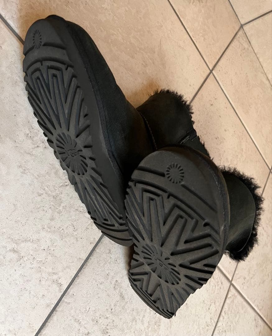 UGG アグ ブラックムートンブーツ スエード