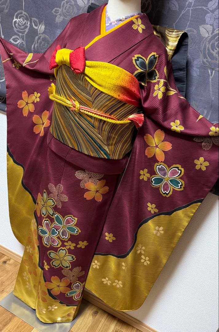 正絹振袖フルセット セール】 仕立付き 正絹振袖 フルセット32点 白色 くすみ色 花柄 絹100