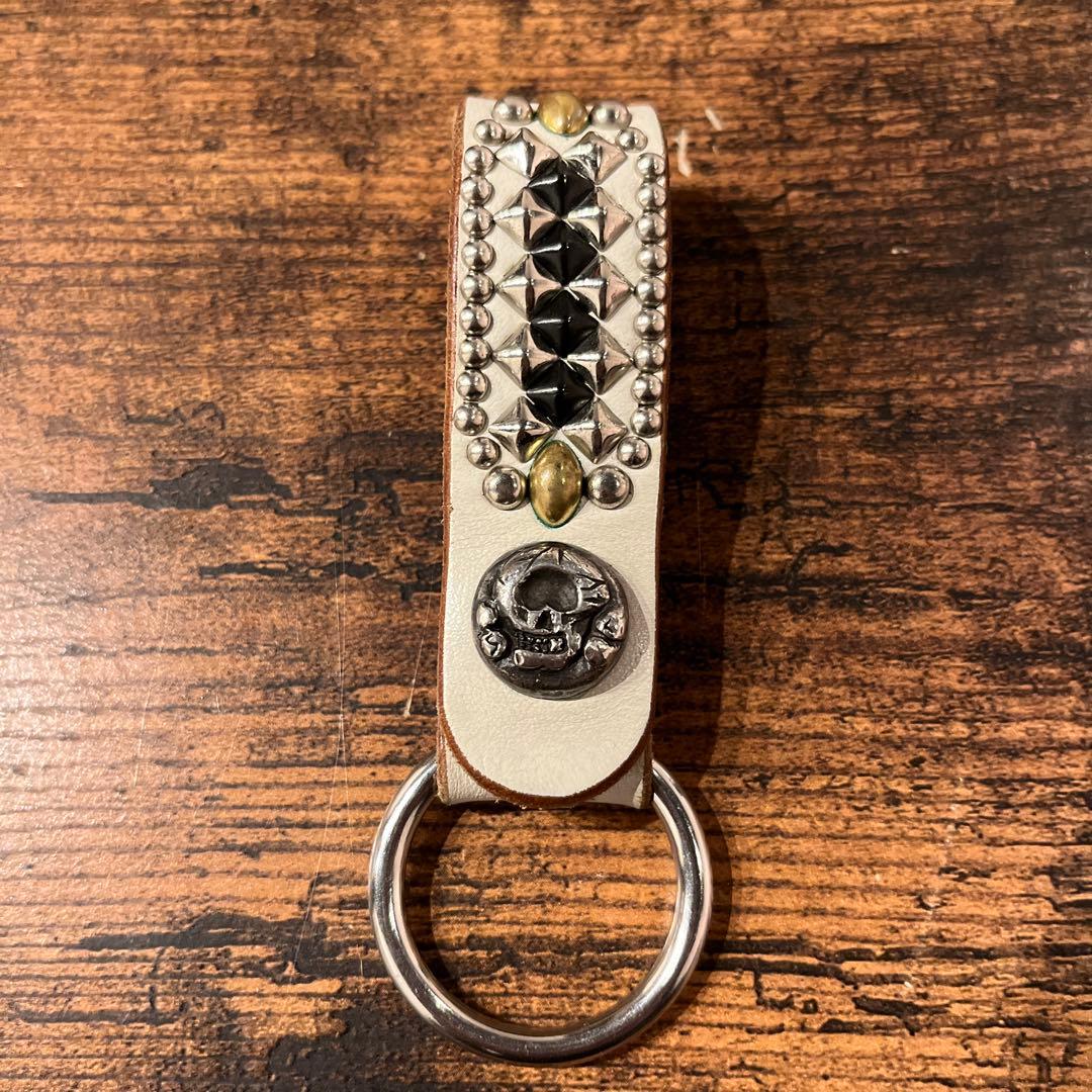 ストップライト キーホルダー ベルトループ 美品 キーホルダー ベルトループ 本革[品番：OE000007136]｜Rocky Monroe