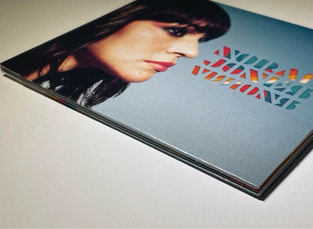 オフィシャル直筆サイン Norah Jones / Visions - メルカリ