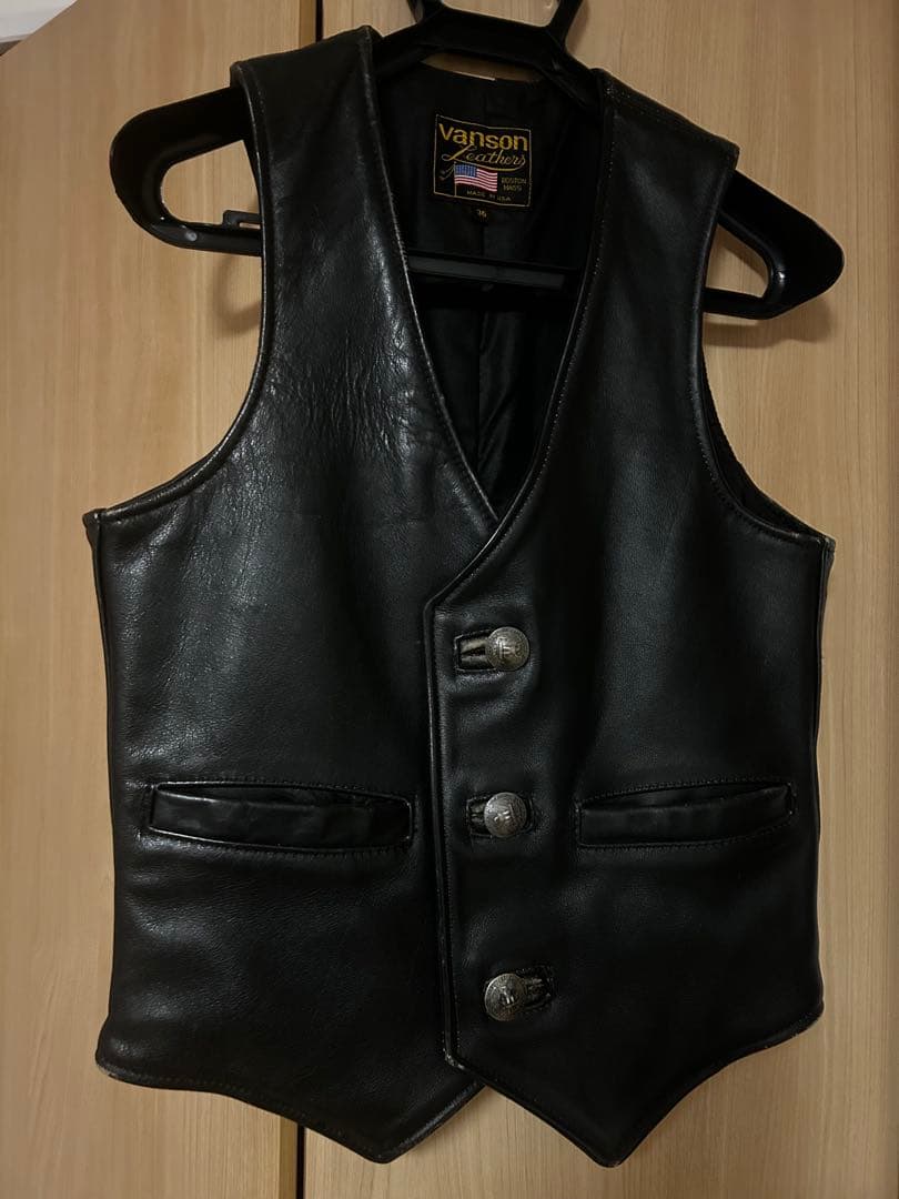 アメリカ製VANSON 本革レザーベストコンチョボタン 楽天市場】バンソン Vanson レザーベスト“Zippered Vest with lace-up