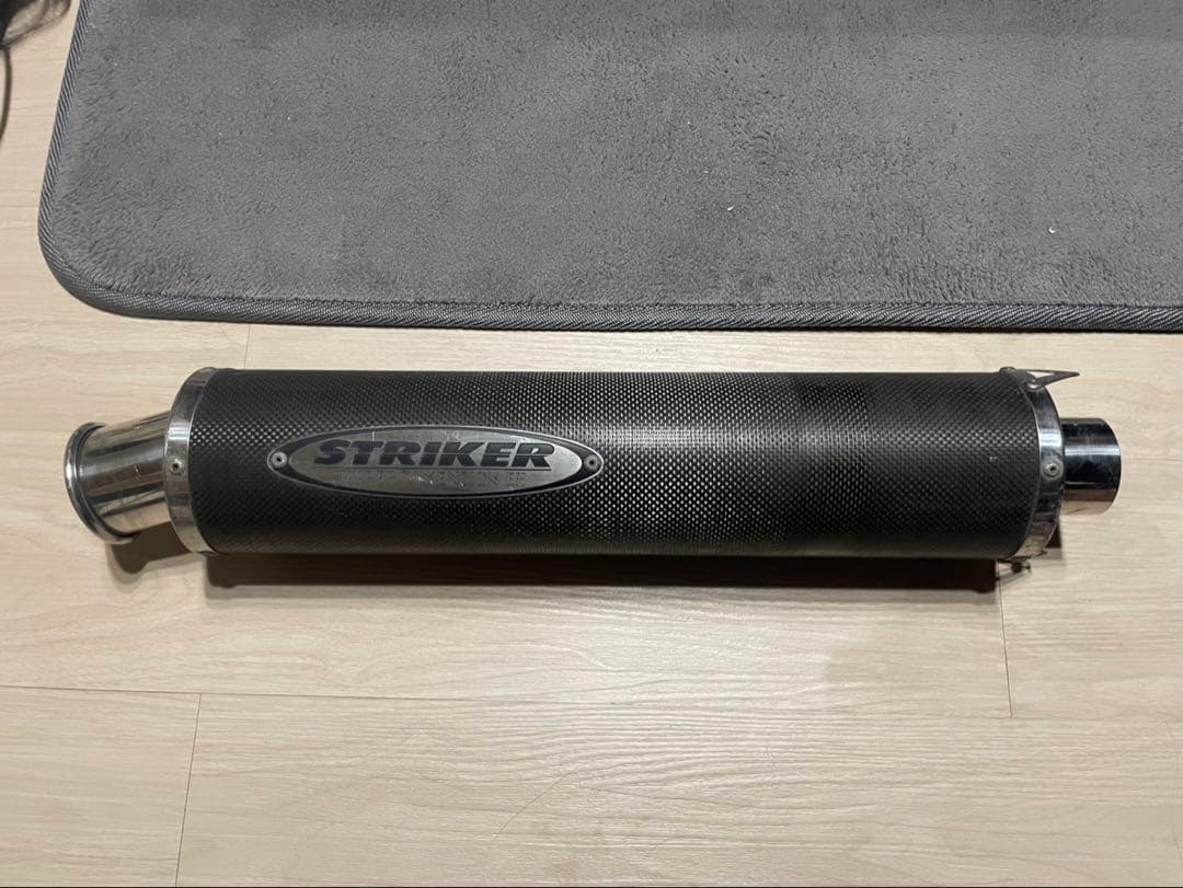 STRIKER カーボンファイバー マフラー STRIKER『カーボンアウターを使用したマフラー、マフラーパーツ』廃盤