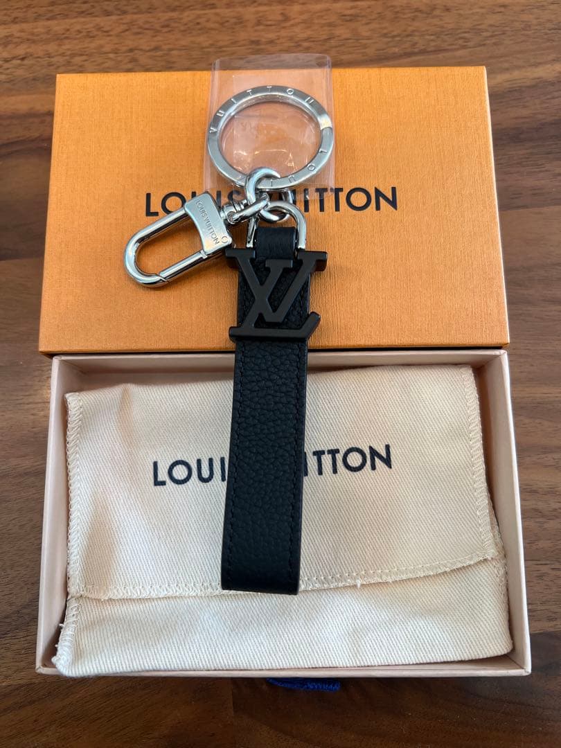 Louis Vuitton キーホルダー•ドラゴンヌ アエログラム LOUIS VUITTON（ルイ・ヴィトン） LV キーホルダー ドラゴンヌ