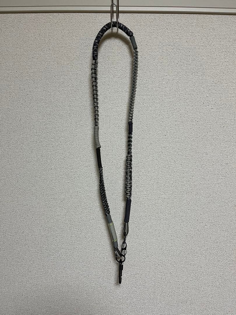 B:TOGETHER 乱痴気　ナイロン製グレー系ストラップ カラビナ付き Trimate 落下防止ストラップ カラビナ+カールコード+紐パーツ グレー