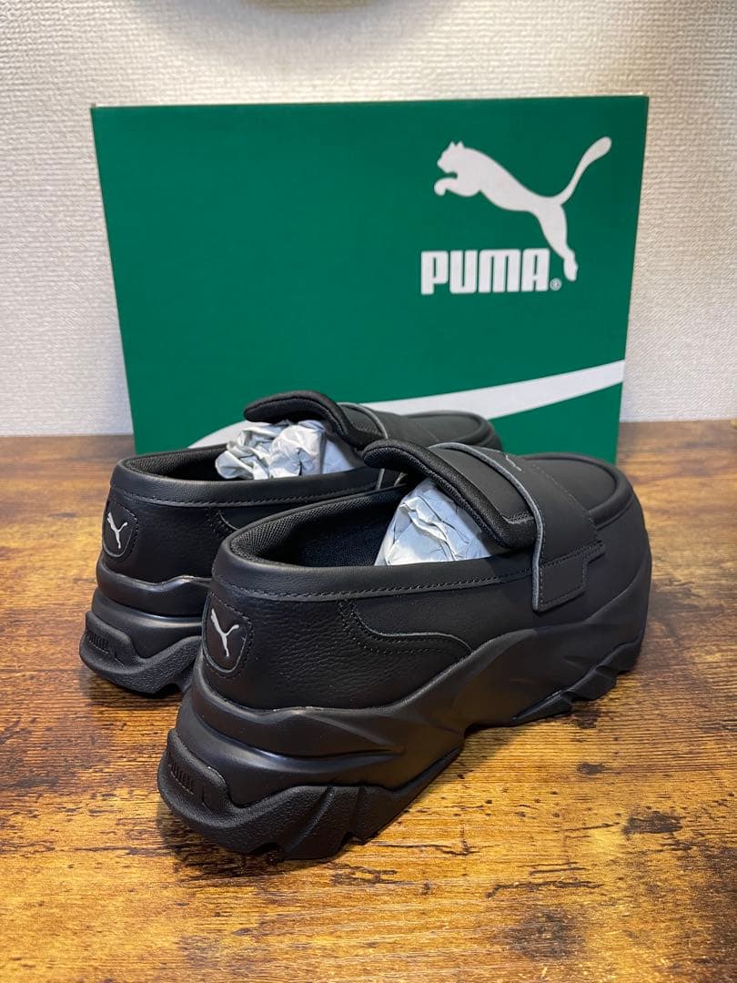 PUMA ブラック ローファー ストラップ付き
