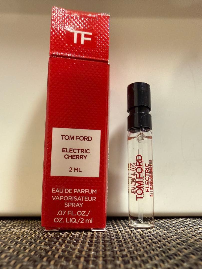 TOM FORD エレクトリック チェリー 香水サンプル 2ml - メルカリ