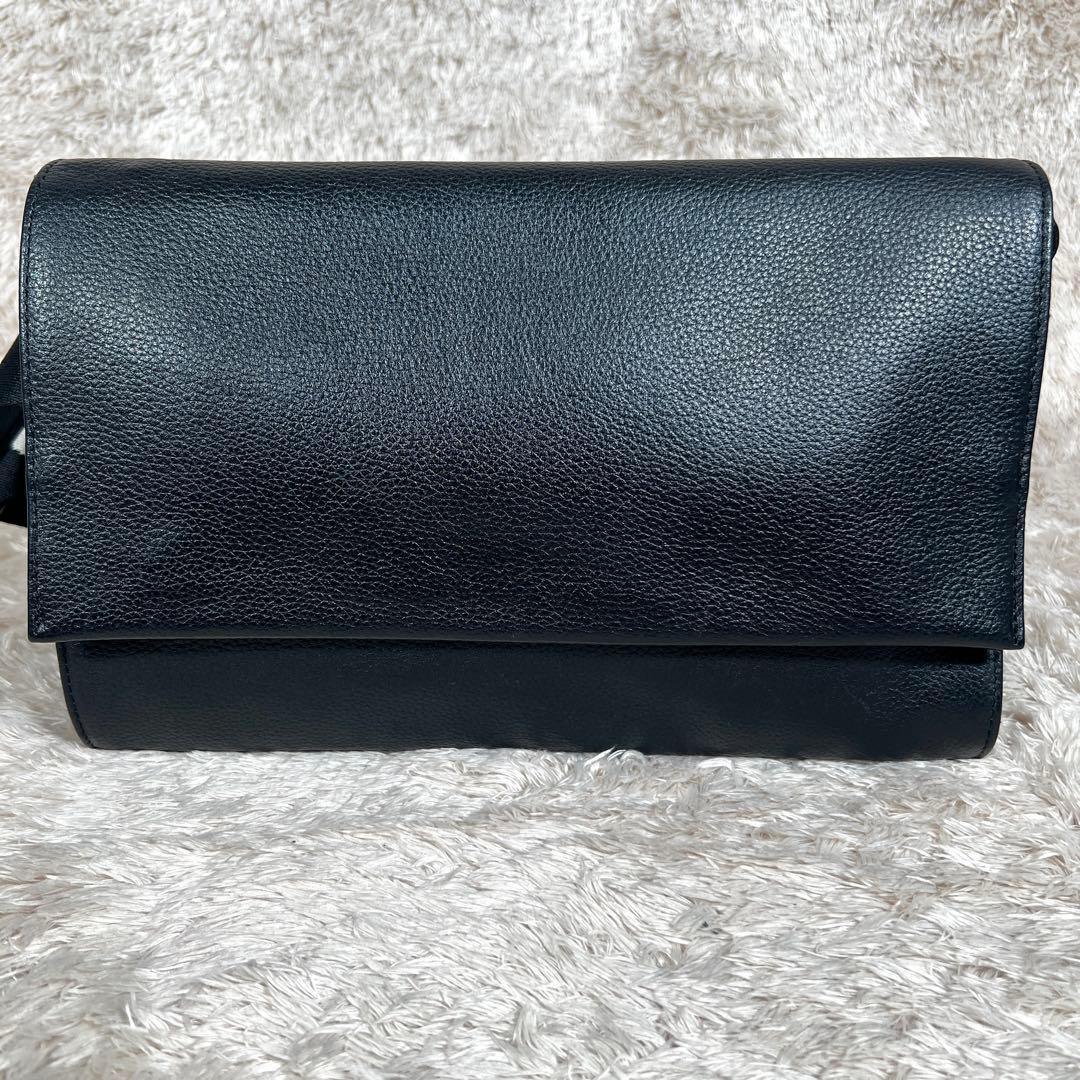 イアパピヨネ ワイドテープショルダーバッグ ボディバッグ