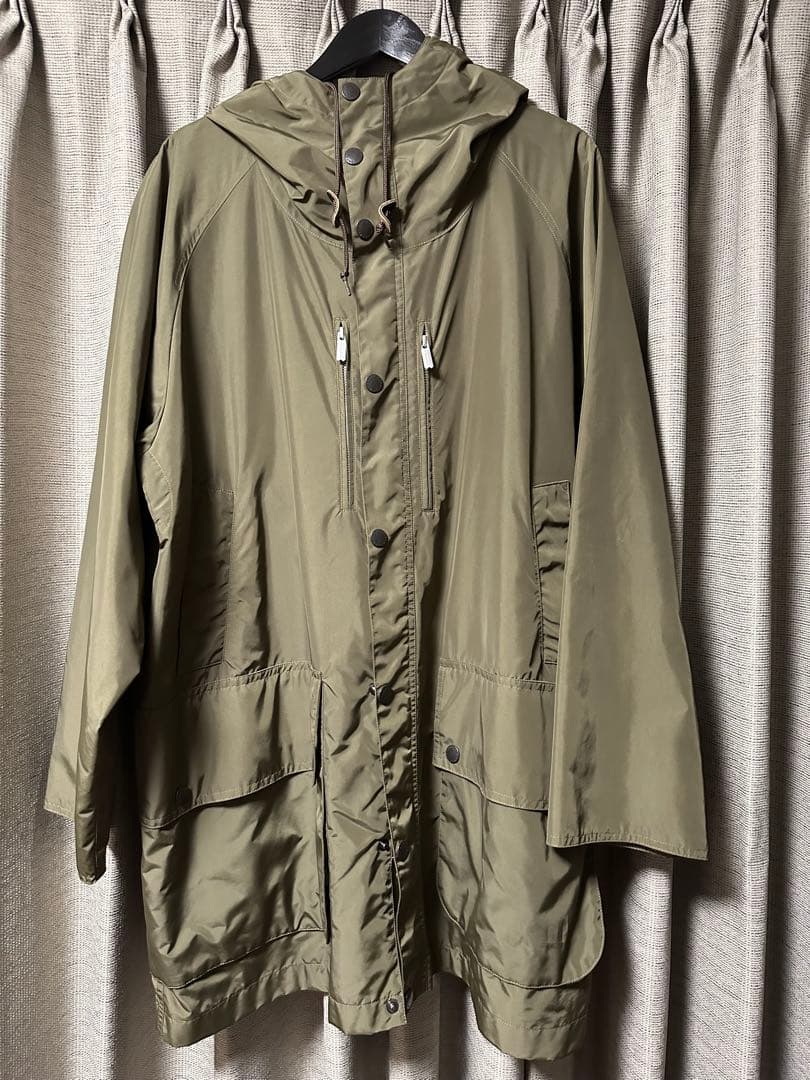 【レア】ホワイトマウンテニアリング×バブアー HIKING JACKET カーキ バブアー×ホワイトマウンテニアリング。冬コーデに個性をプラスする