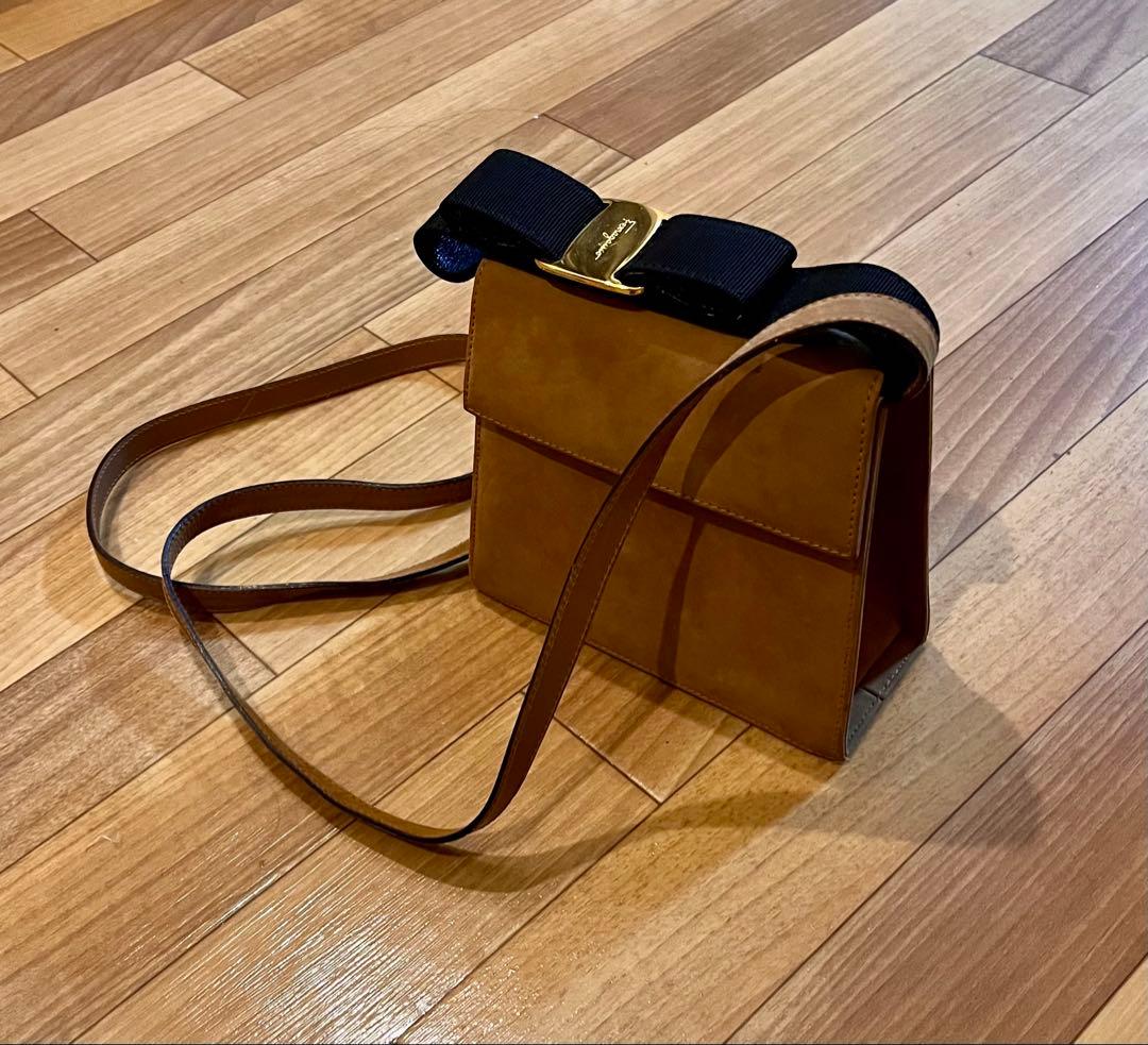 【Ferragamo】ショルダーバッグ　ブラウン FERRAGAMO（フェラガモ） ショルダーバッグ 22 0970 785918 レディース