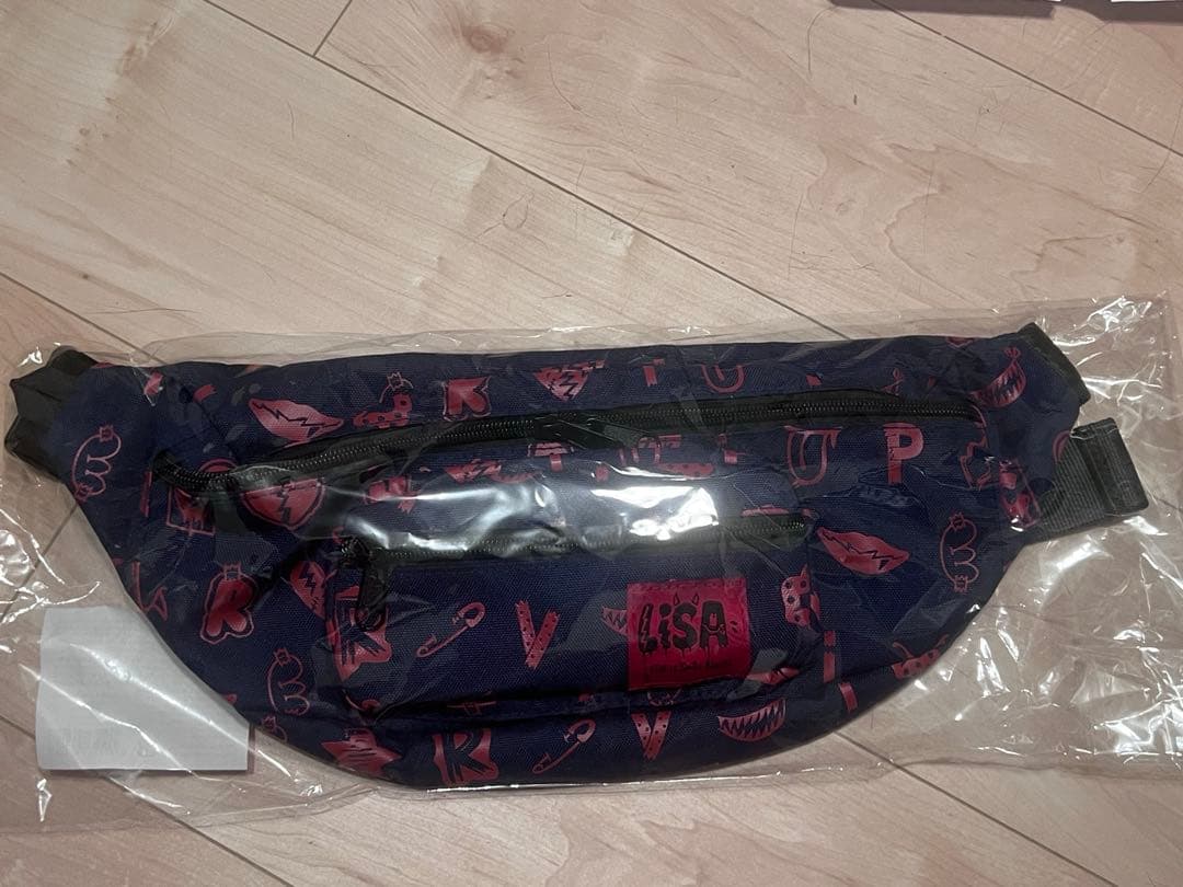 LiSA 武道館グッズ　ボディバッグ LiVE is Smile Always～RiP SERViCE～」in 日本武道館 販売グッズ