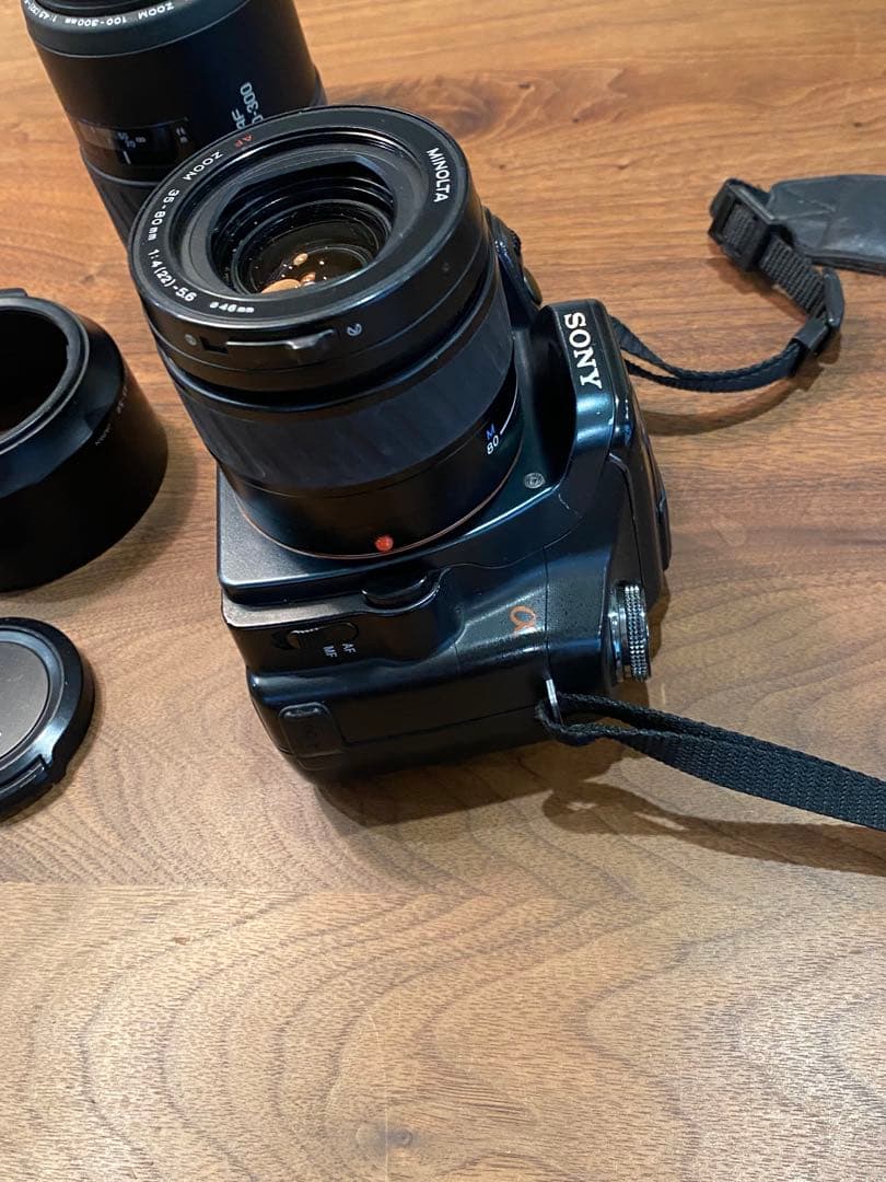 SONY α100 デジタル一眼 レンズ2本35-80.100-300動作品
