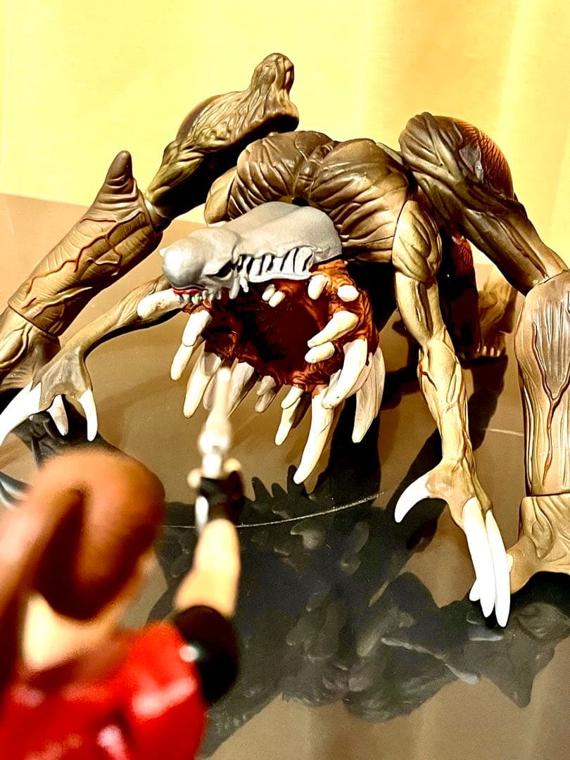 【希少】トイビズ　レジデントイビル2　フィギュア　2点セット 希少】トイビズ レジデントイビル2 フィギュア 2点セット - メルカリ